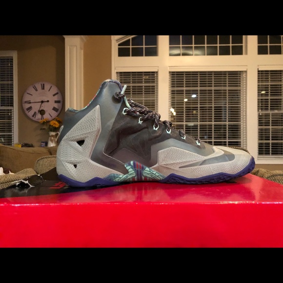 Lebron 11 Terra-cotta Warriors Sz12.5. 9, 10,